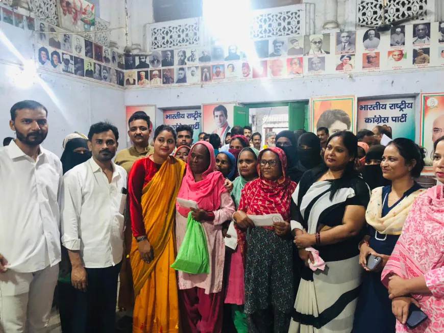वजीरगंज: कांग्रेस द्वारा वजीरगंज पीड़ितों को भेजी गई सहायता राशि, अमीरों ने भी लूटीं