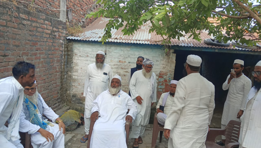 मौलाना सरवर क़ासमी का दौरा: दंगा प्रभावित इलाकों में जाकर पीड़ितों की मदद की।